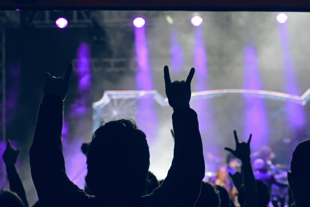 Hey liebe Rock-Gemeinde, Musik-Enthusiasten und alle, die das Rock-Hus am Steinhuder Meer lieben!